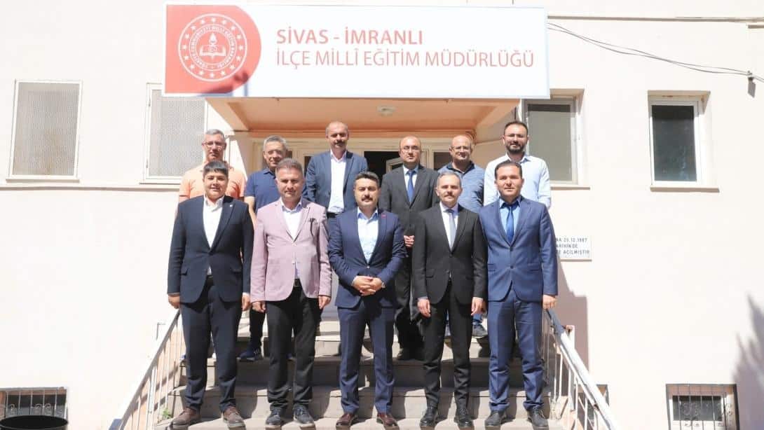İl Millî Eğitim Müdürümüz Sayın Fatih ERDOĞAN, İl Milli Eğitim Şube Müdürümüz Sayın Taşkın DOĞAN ile İmranlı İlçe Millî Eğitim Müdürlüğümüzü ziyaret etti. 