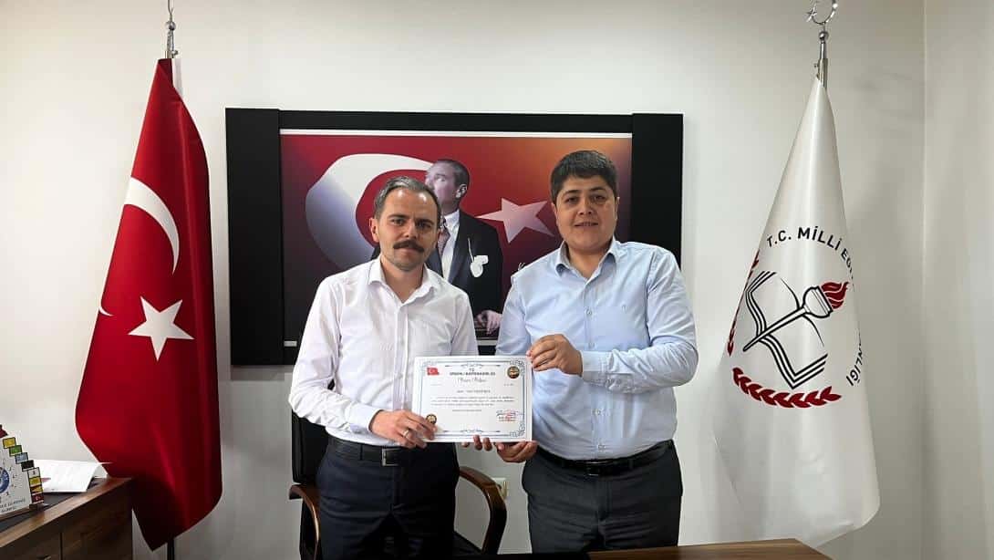 Kurumlarımız tarafından kendilerine tebliğ edilen görev ve sorumluluklar haricinde göstermiş oldukları gayretli ve özverili çalışmalar neticesinde mesai arkadaşlarımız Başarı Belgesi ile ödüllendirildi. 